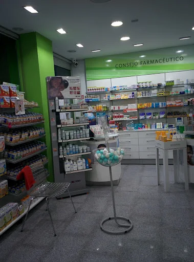 Interior de la Farmacia Carmen Toledo