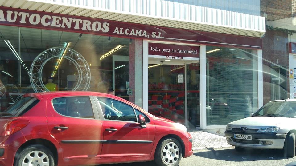 Autocentros Alcama S.L.: fotografía 2