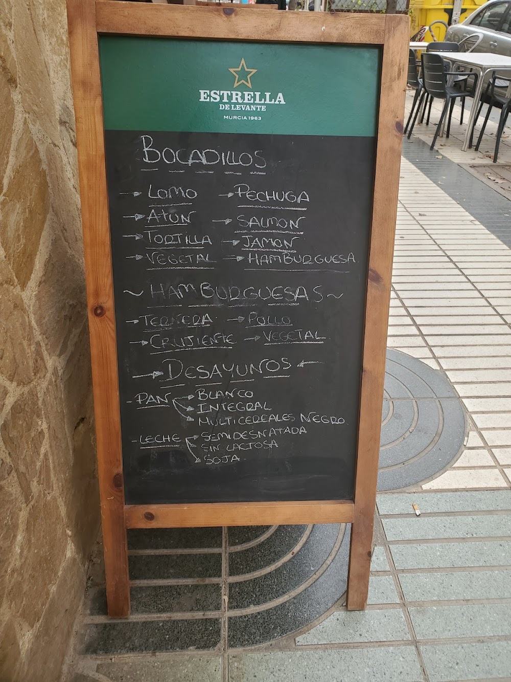 Restaurante tipicos en Cartagena / Mugarum KÓMO KOMO / Exquisito y Saludable · carta, página 3