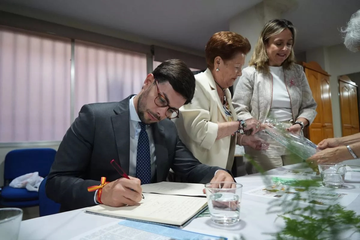 Imagen de la fuente asociada a: La Asociación de Amas de Casa, Consumidores y Usuarios de Cartagena celebra la apertura de su nuevo curso