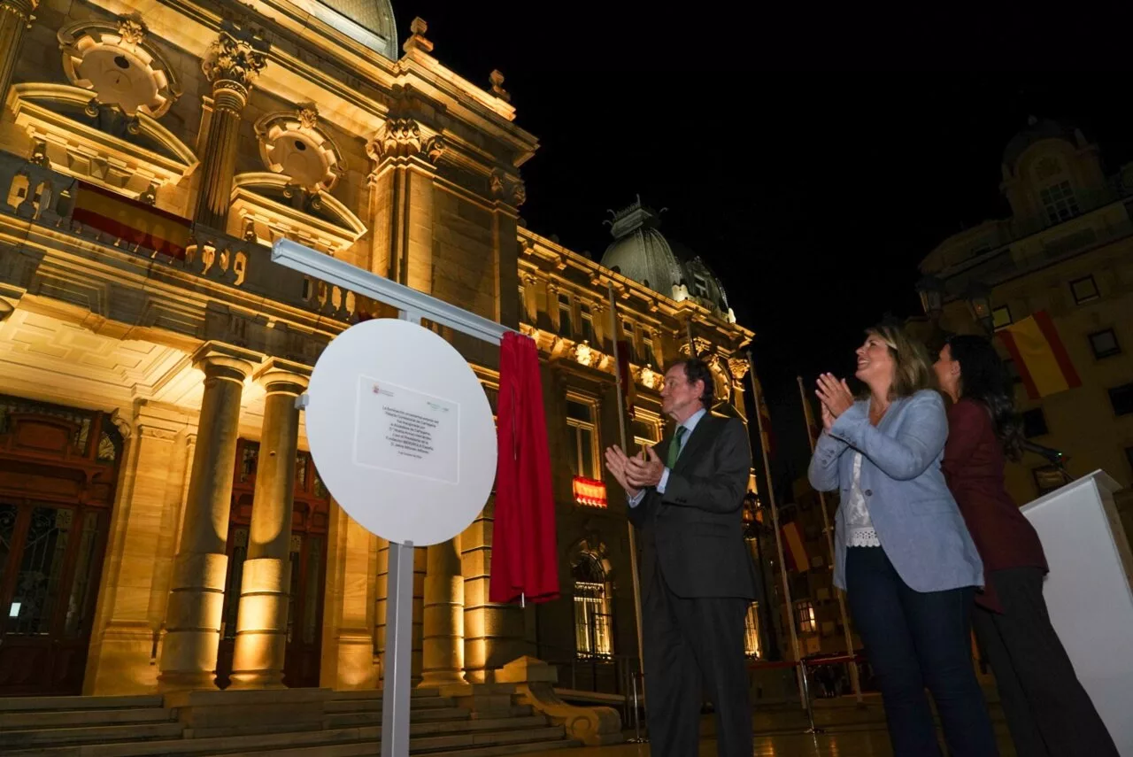 Imagen de la fuente asociada a: El Palacio Consistorial de Cartagena estrena nueva iluminación con casi 2.900 luminarias LED