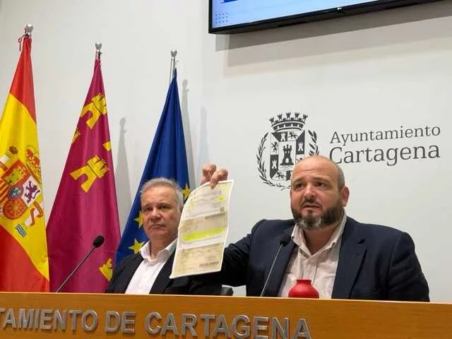Imagen de la fuente asociada a: El PSOE acusa a Arroyo de cobrar más impuestos a los cartageneros mientras empeoran los servicios