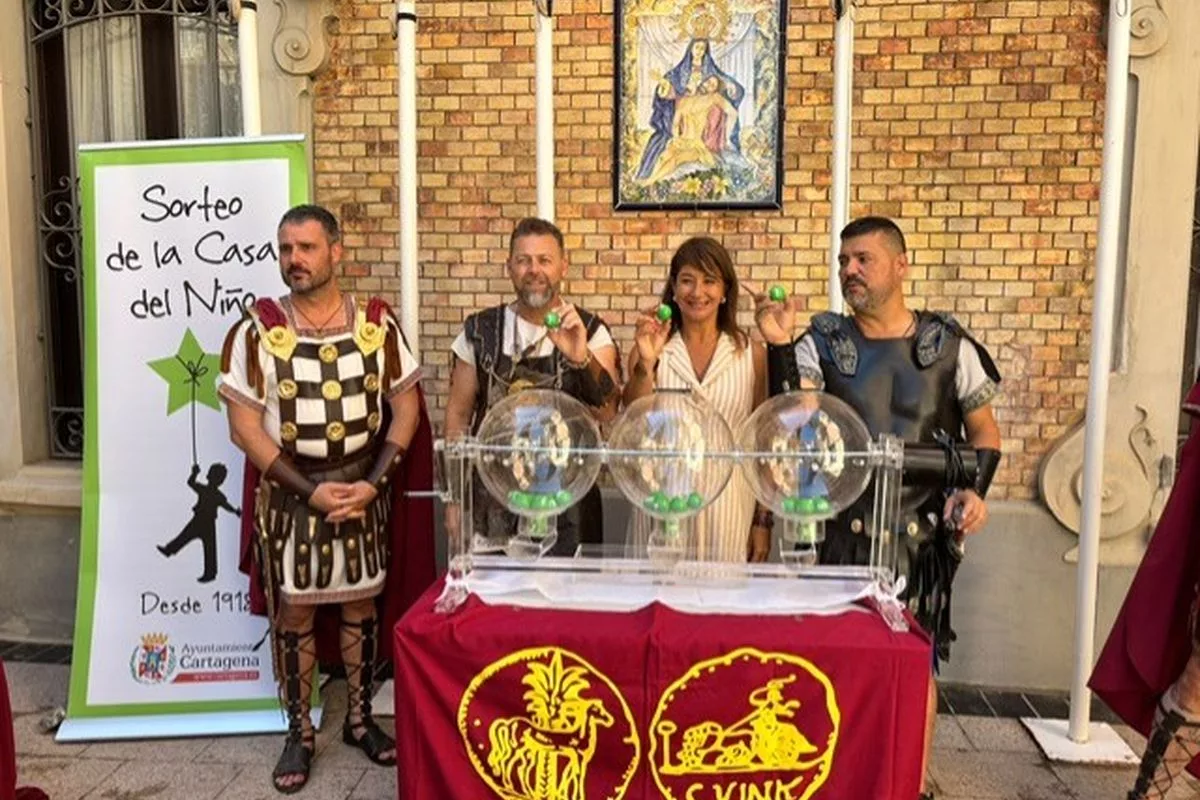 Imagen de la fuente asociada a: El número 727, agraciado en el Sorteo Extraordinario de las fiestas de Carthagineses y Romanos