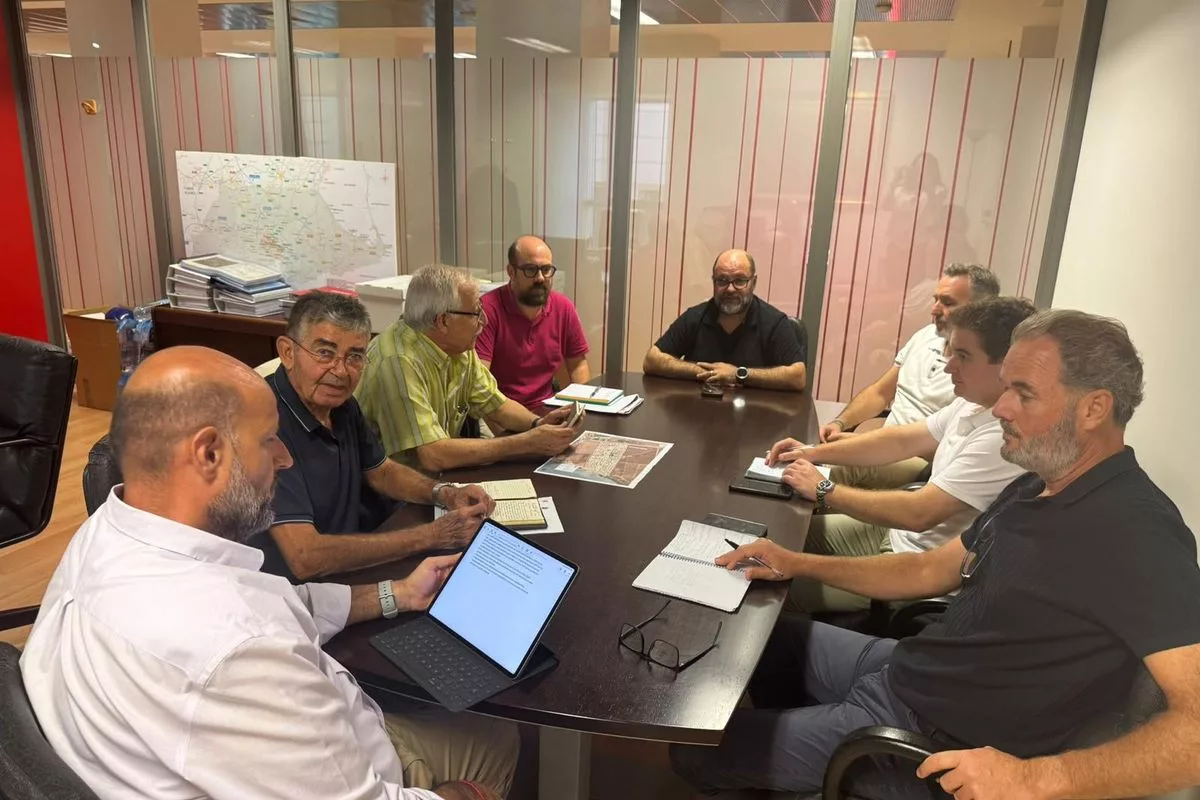 Imagen de la fuente asociada a: Ayuntamiento, vecinos y Veolia avanzan en la individualización de los contadores de agua de Villas Caravaning