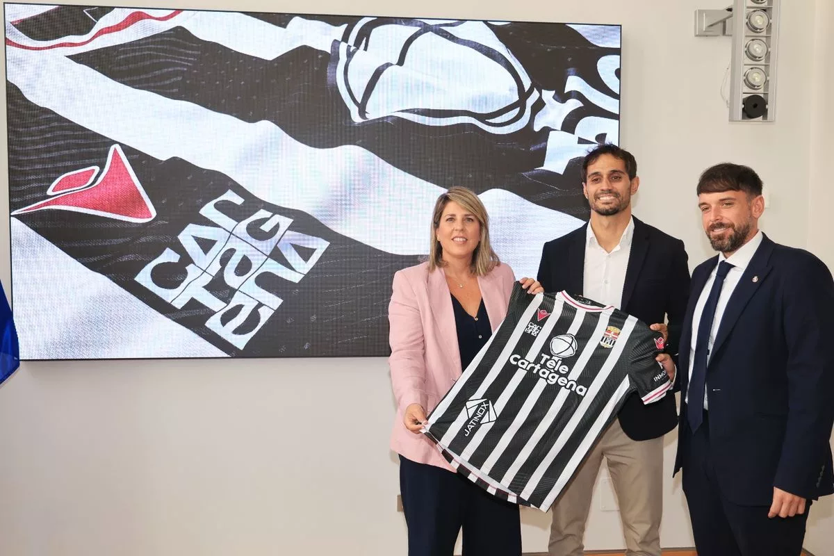 Imagen de la fuente asociada a: El Ayuntamiento y el FC Cartagena refuerzan su colaboración de cara a la nueva temporada