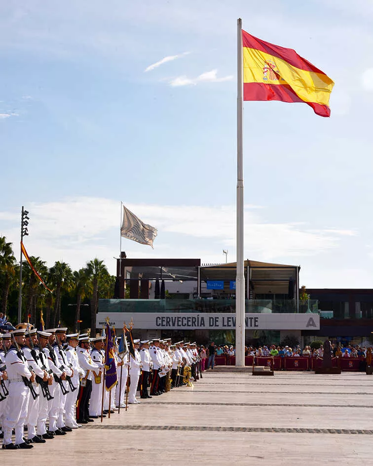 Imagen de la fuente asociada a: Galería Fotográfica y vídeo Jura de Bandera Personal Civil en Cartagena