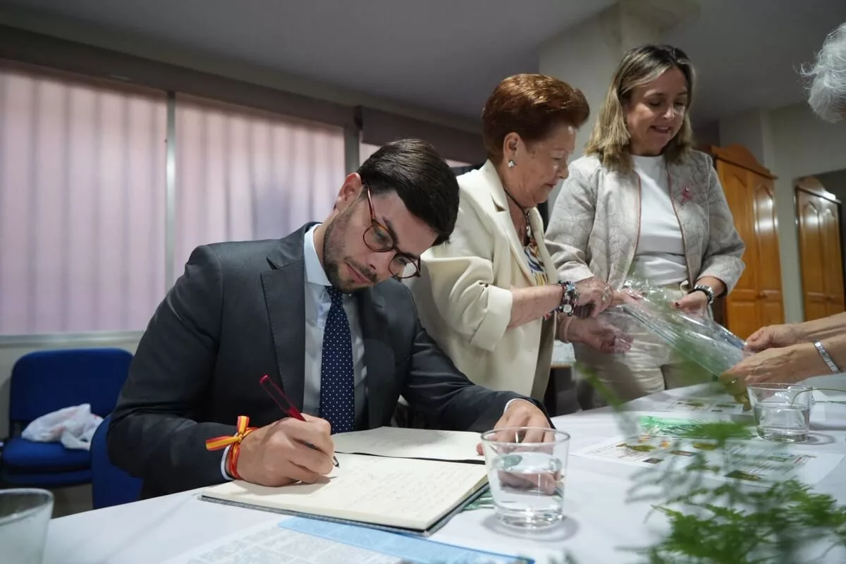 Imagen de la fuente asociada a: Las Amas de Casa de Cartagena inauguran un nuevo curso con teatro, música y labores tradicionales