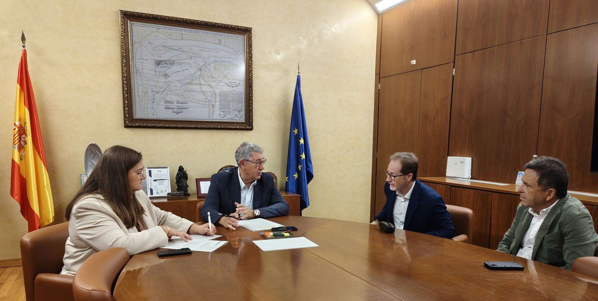 La CHS analiza con empresarios de campos de golf los plazos para garantizar el suministro de agua desalada de la planta de Valdelentisco.