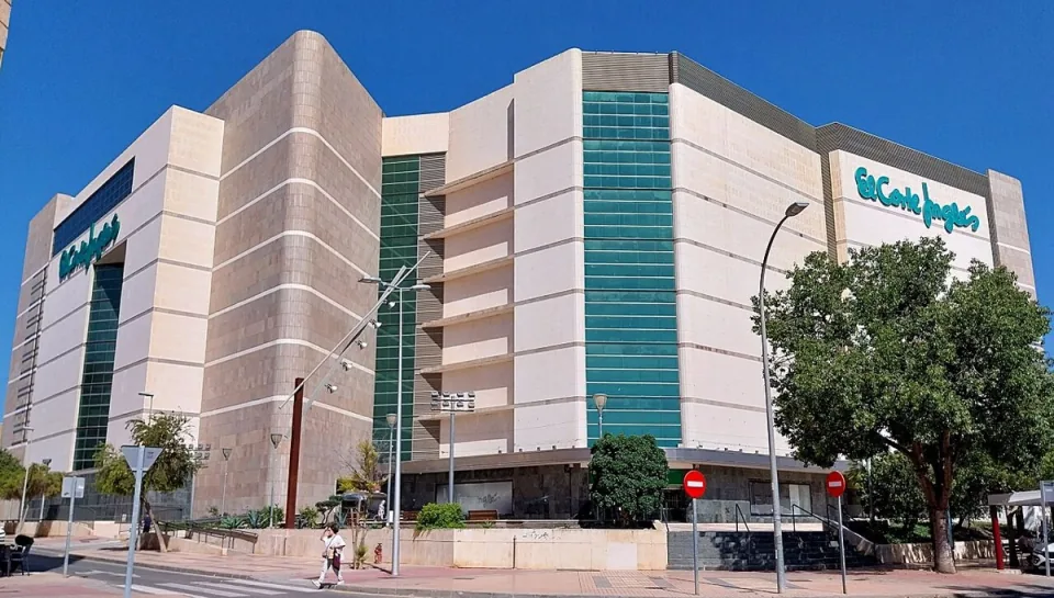 Fachada de El Corte Inglés de Cartagena