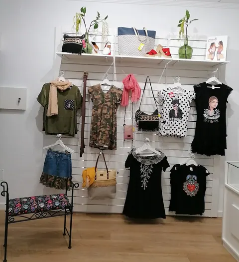 Lulux Complementos(Mercería Lencería Silvia), tienda de ropa de mujer en Cartagena