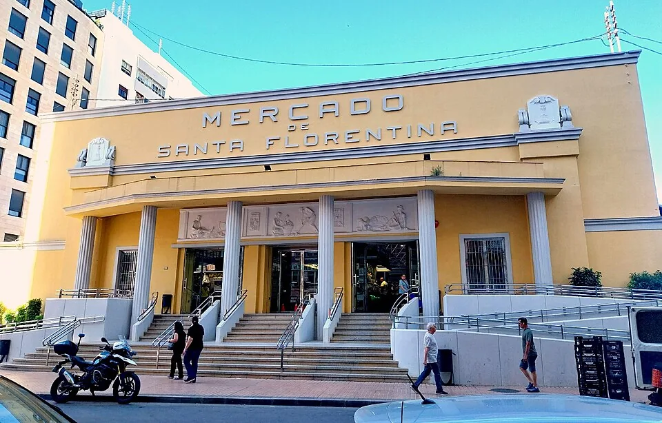 Entrada del Mercado Santa Florentina, donde se encuentra este puesto