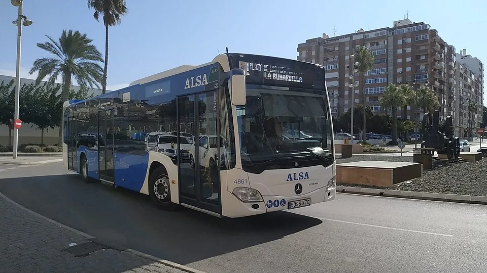 Autobús de la línea 1 de Cartagena fotografiado en 2018